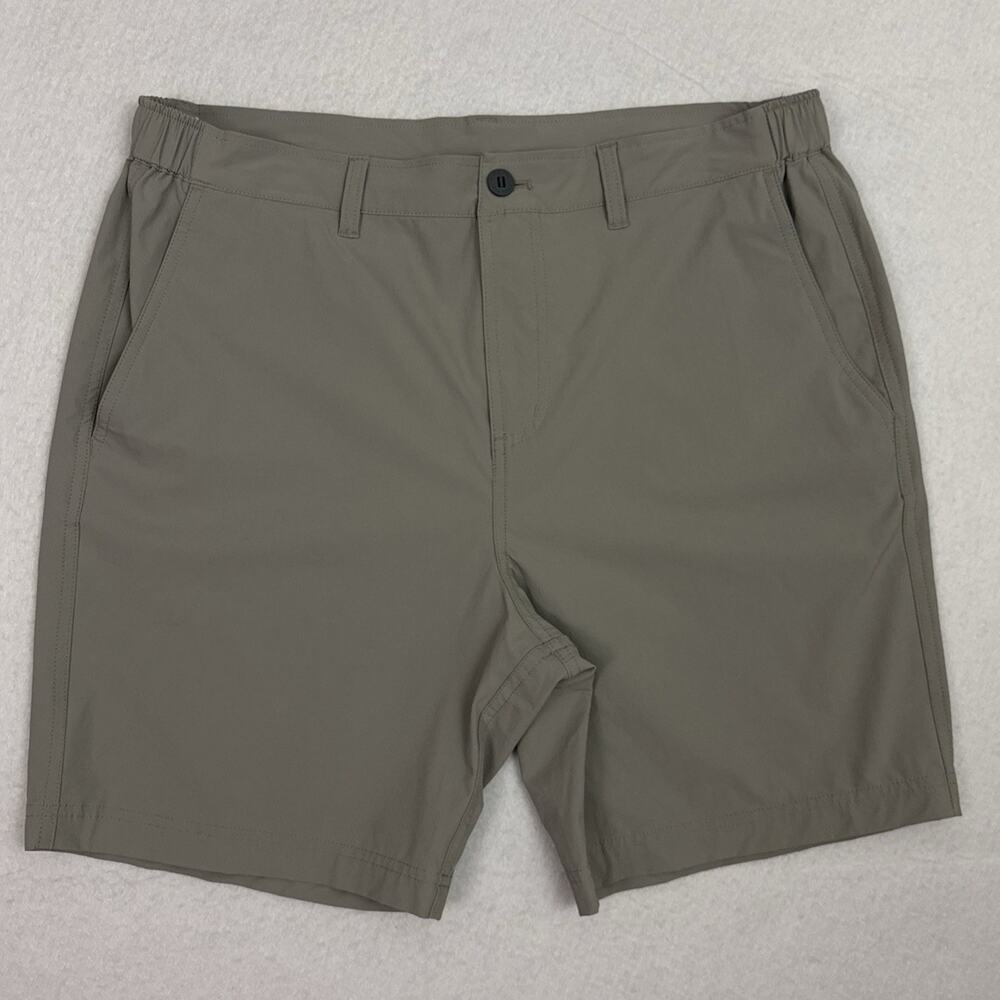 Free Fly Mens Large Latitude Shorts Gray Cement 7 Inch Inseam Nylon UPF50